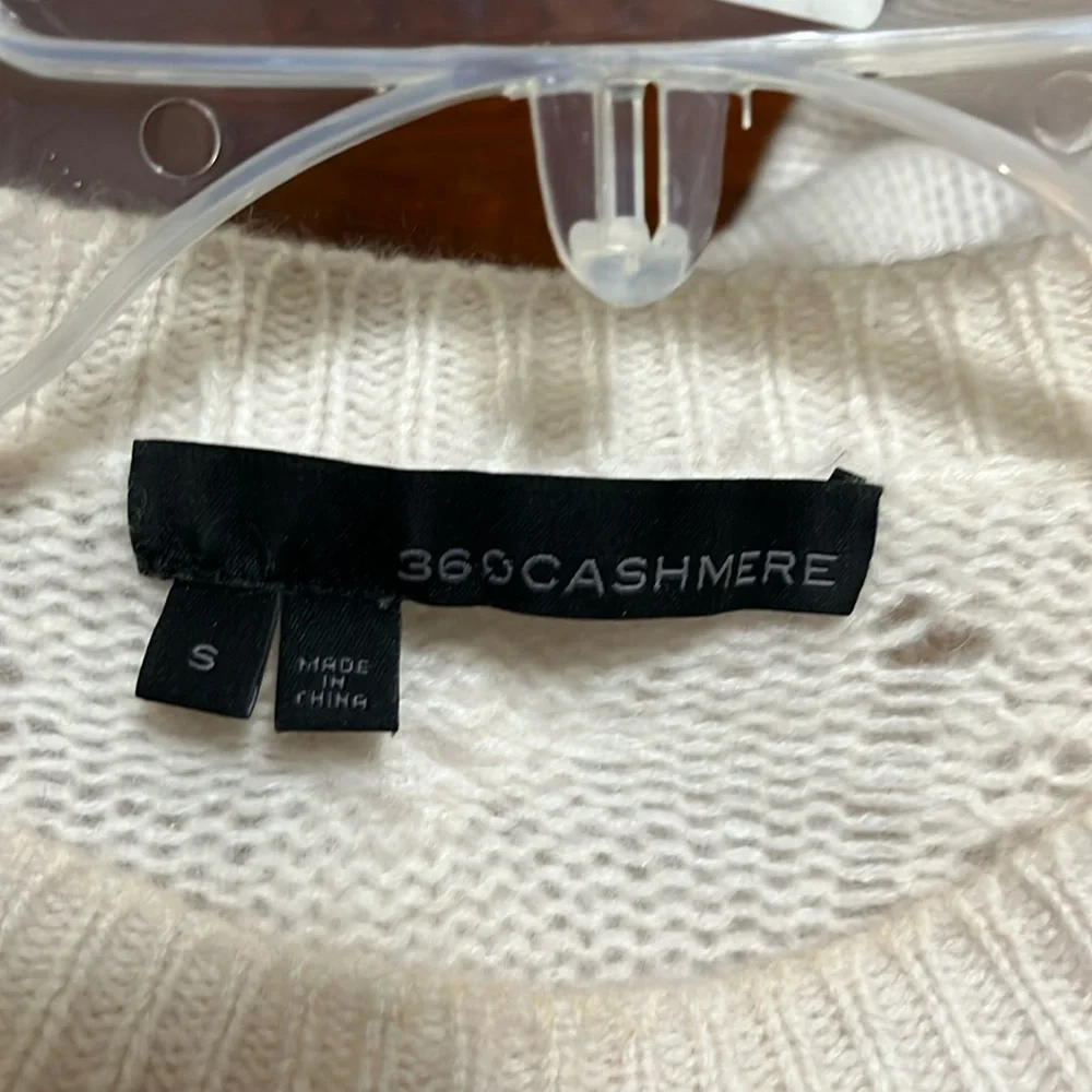 360 Cashmere - Picture 2 of 8